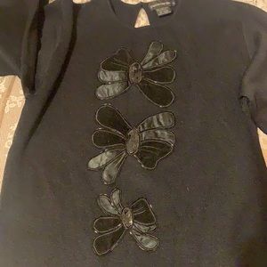 VINTAGE PIERRE CARDIN BLACK SEQUIN BOWS SWEATER SIZE SMALL HOLIDAY LAMBSWOOL